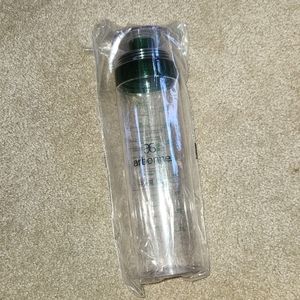 NWOT Arbonne 32oz Water Bottle